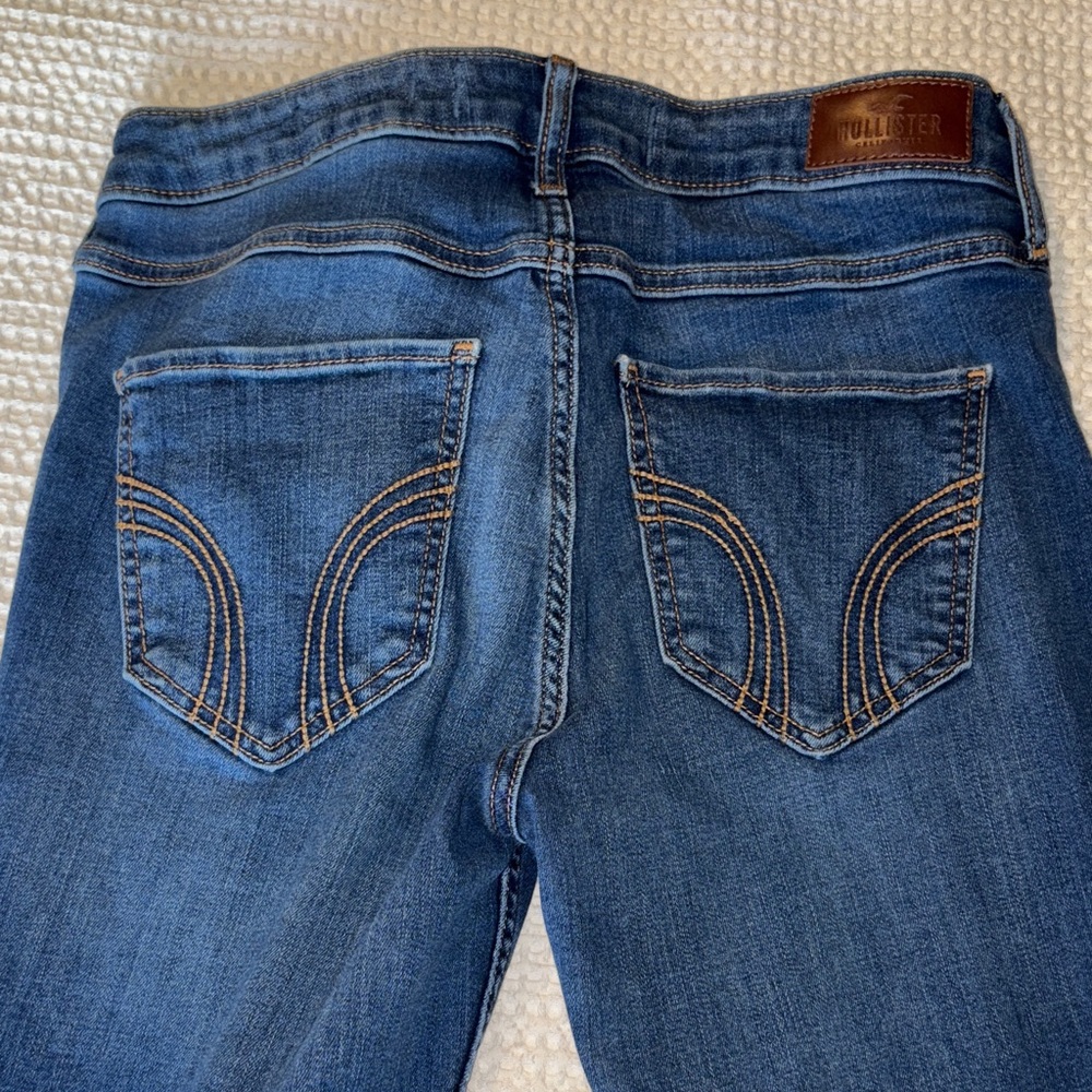 Hollister Mid Rise Super Skinny Jeans - Picture 9 of 10